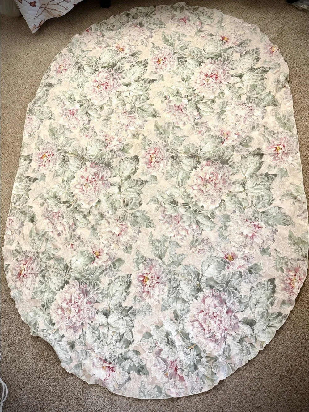 Vintage English Cottage Style Oval Tablecloth with Dusty Pink Florals